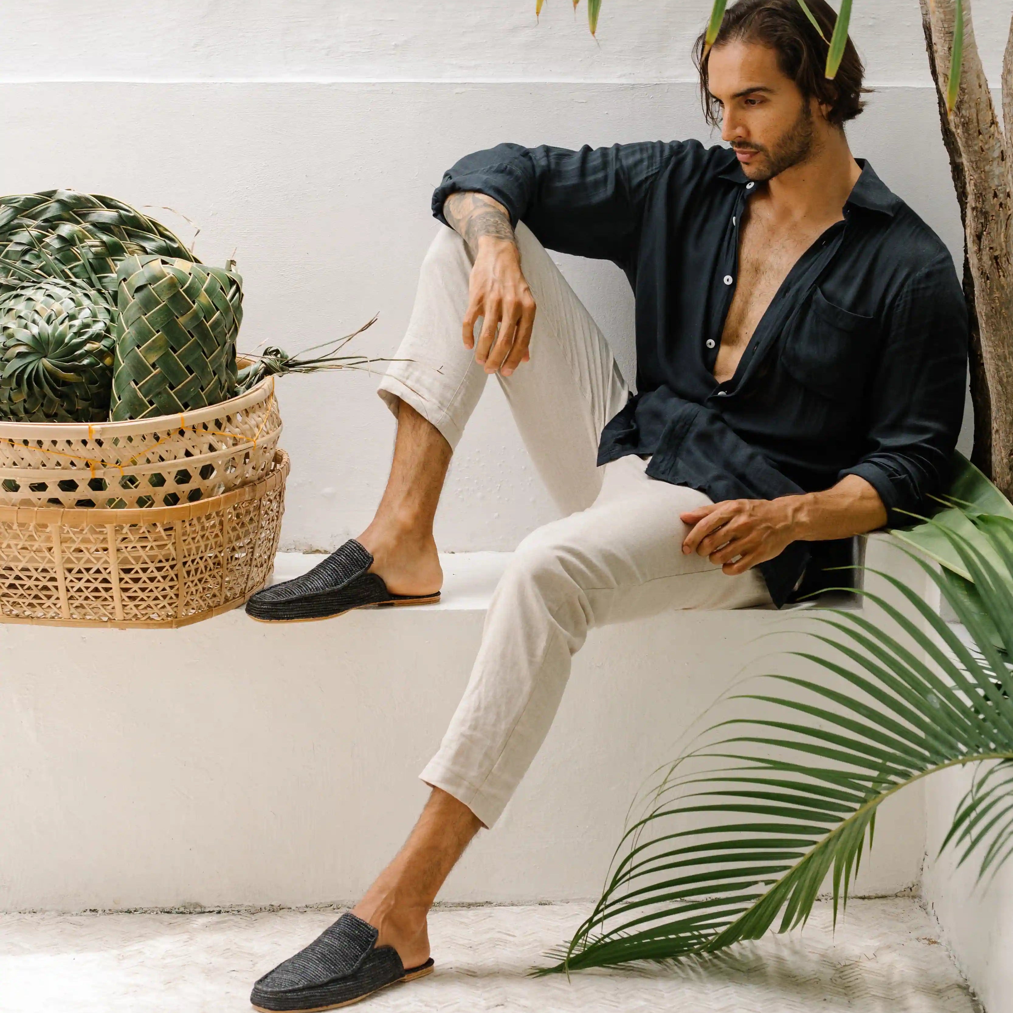 Munatas Coco Black, sustainable, handmade sandals made from natural materials by Bulibasha