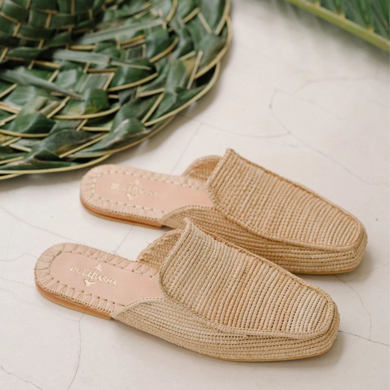 Munas, sustainable, handmade sandals made from natural materials by Bulibasha
