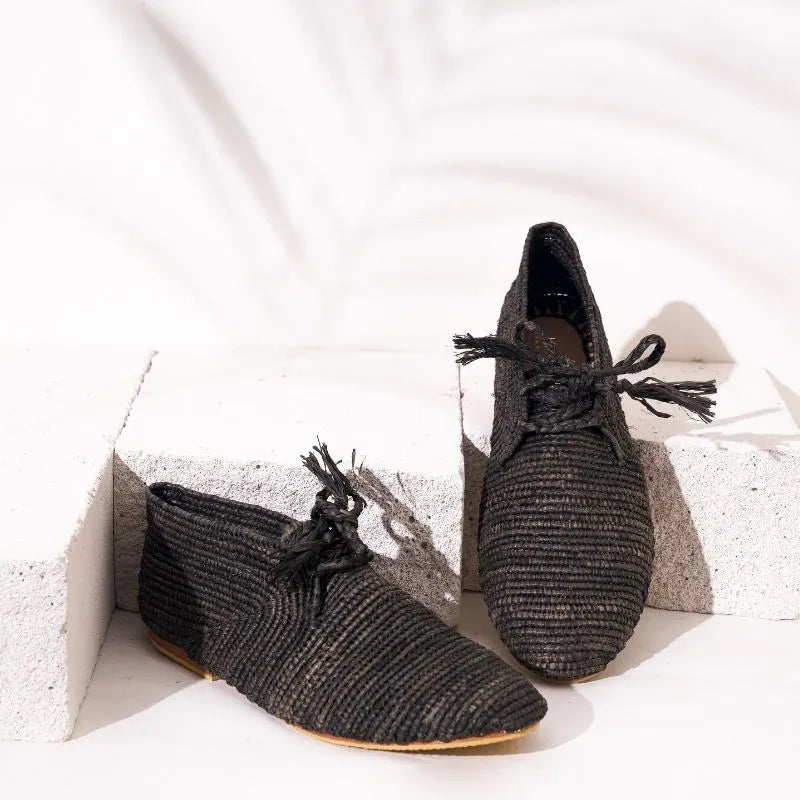 Agizul Coco Black, sustainable, handmade shoes made from natural materials by Bulibasha